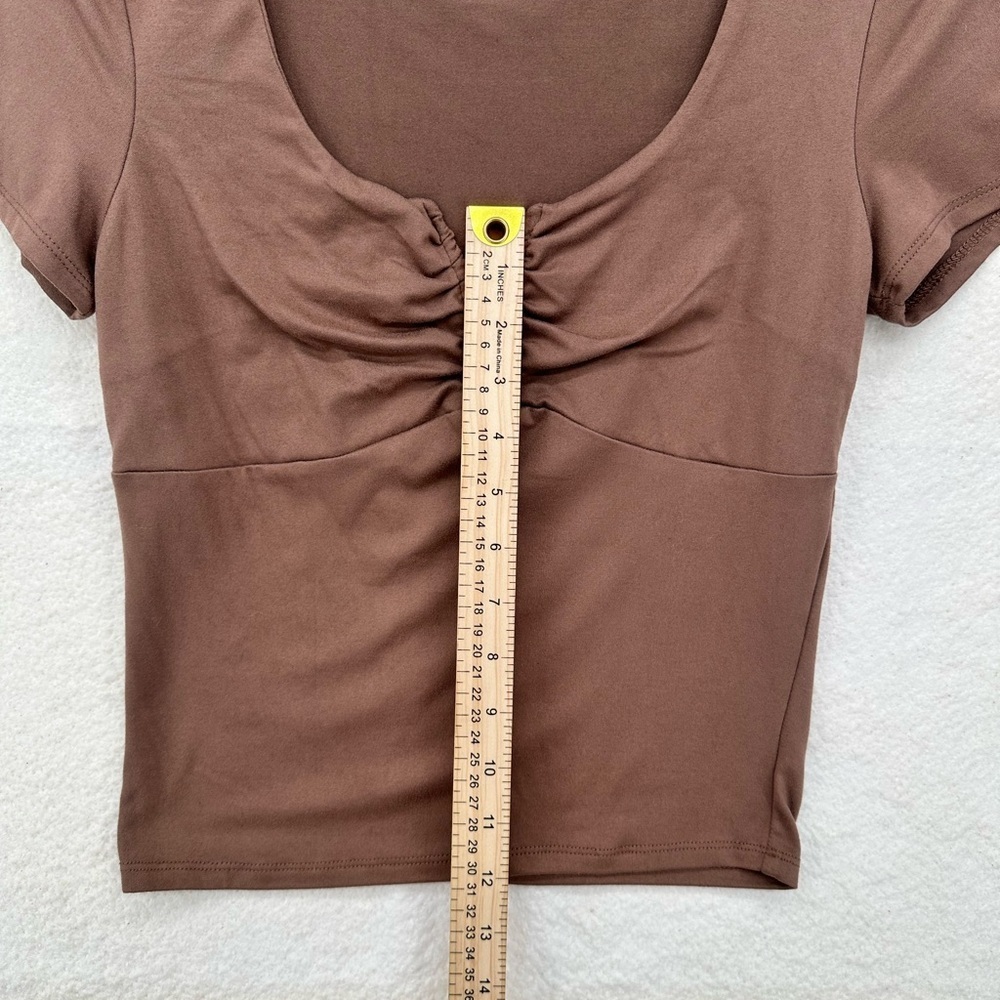 Brown Ruched Scoop Neck Cropped Short Sleeve Top - Picture 5 of 5